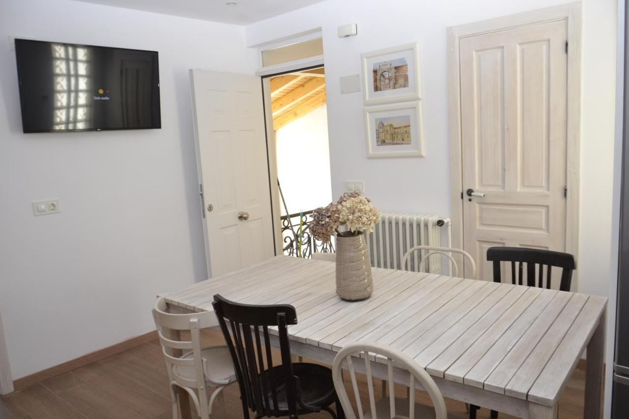 Savala House Leon Villa ภายนอก รูปภาพ