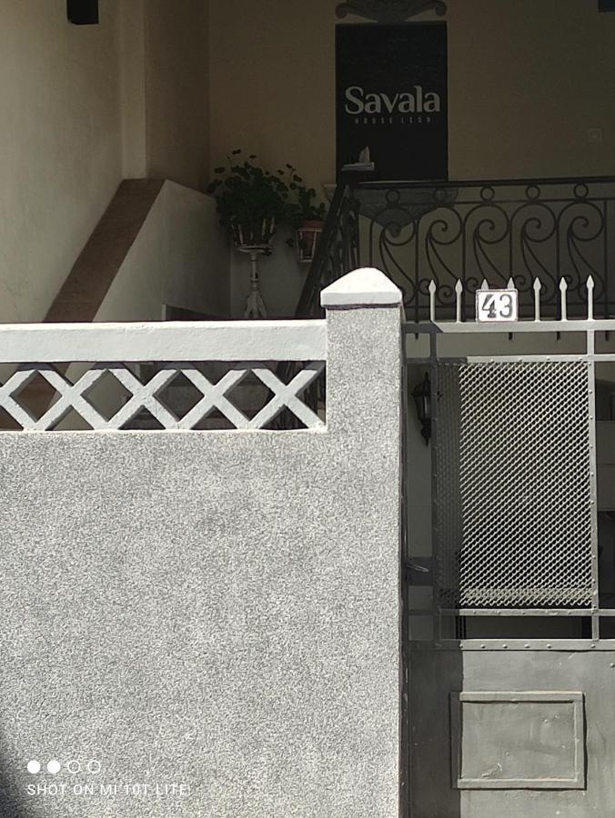 Savala House Leon Villa ภายนอก รูปภาพ
