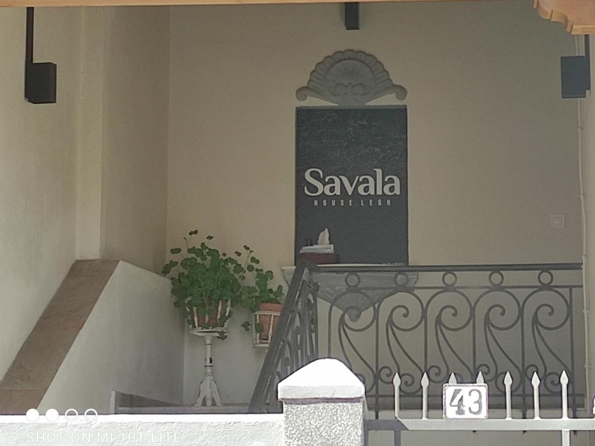 Savala House Leon Villa ภายนอก รูปภาพ